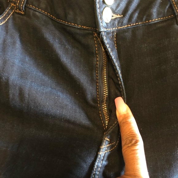 Jeans - Picture 2 of 5